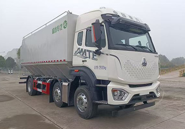 散裝飼料運(yùn)輸車