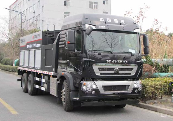 路面養(yǎng)護車