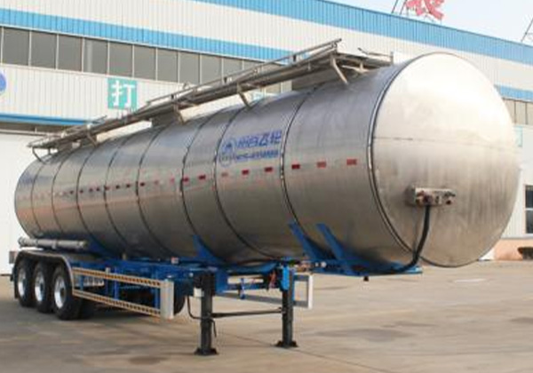普通液體運(yùn)輸半掛車