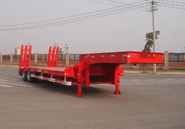 低平板半掛車